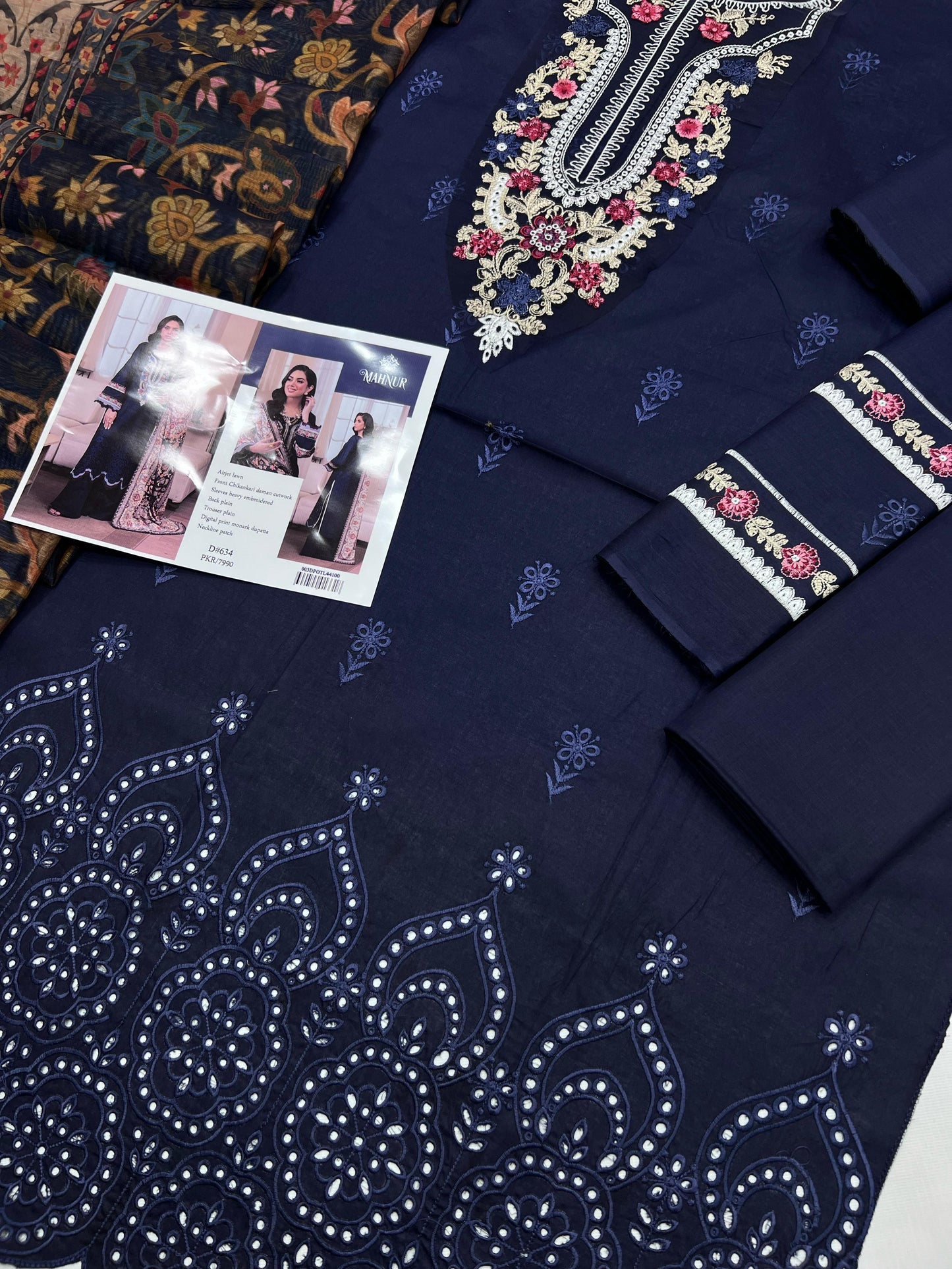 MAHNUR LAWN  WITH DAIMOND